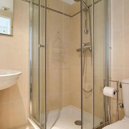 Two Bedroom With Terrace In New Secure Building Near Palais And Beaches 515 Cannes